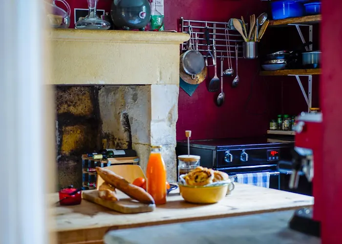 1 Rue Pasquet Pool With Kitchen בית הארחה 3*