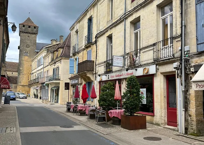 1 Rue Pasquet Pool With Kitchen בית הארחה